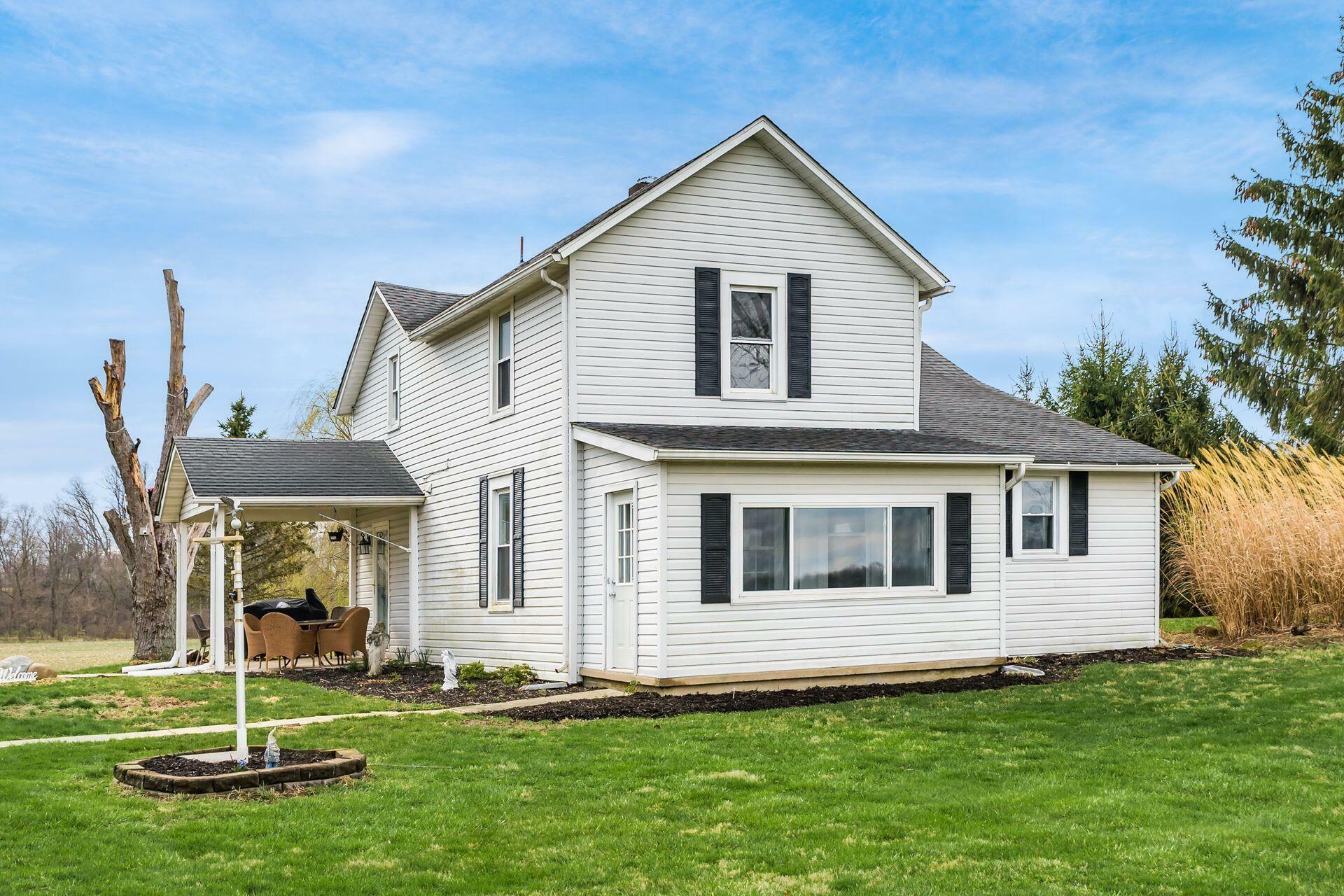 Property Photo: 10864 Walnut Creek Pike OH 43103