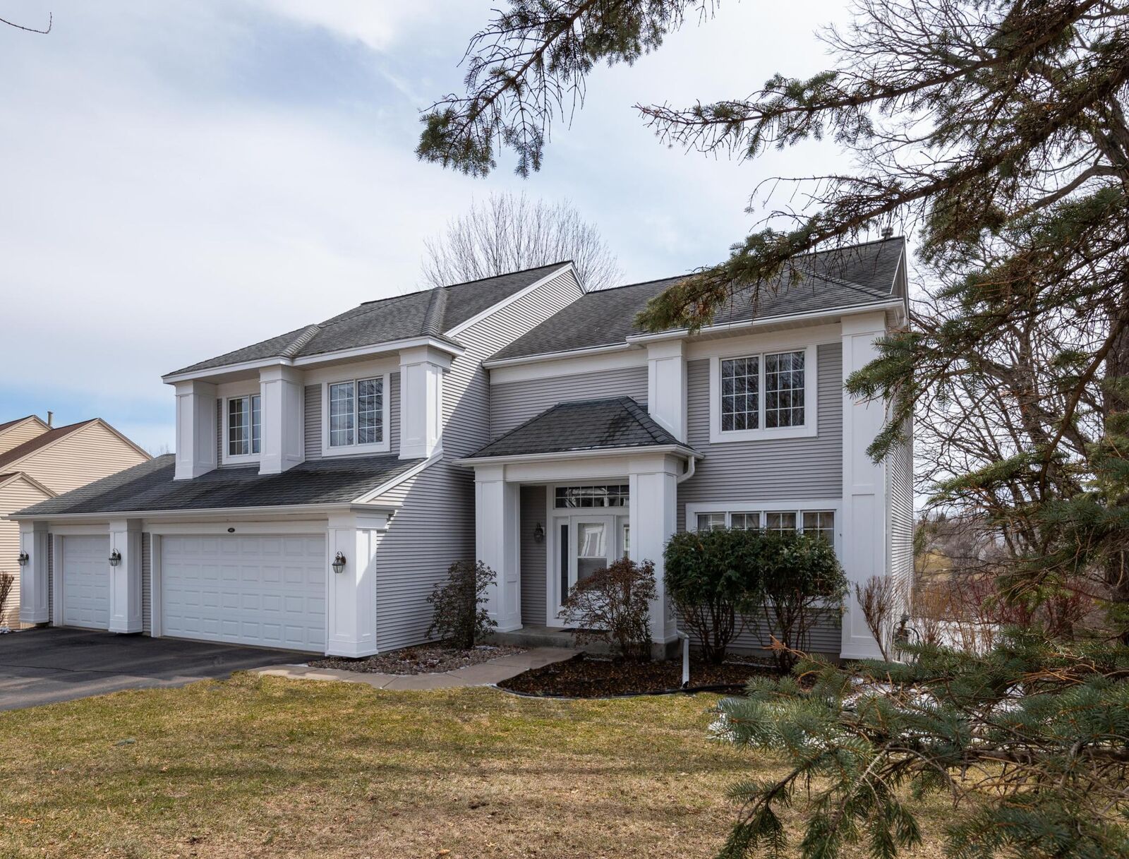 Property Photo:  800 Havenview Court  MN 55120 