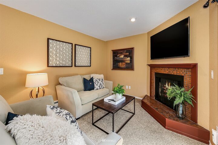 Property Photo: 13626 NE 7th Street F4 WA 98005