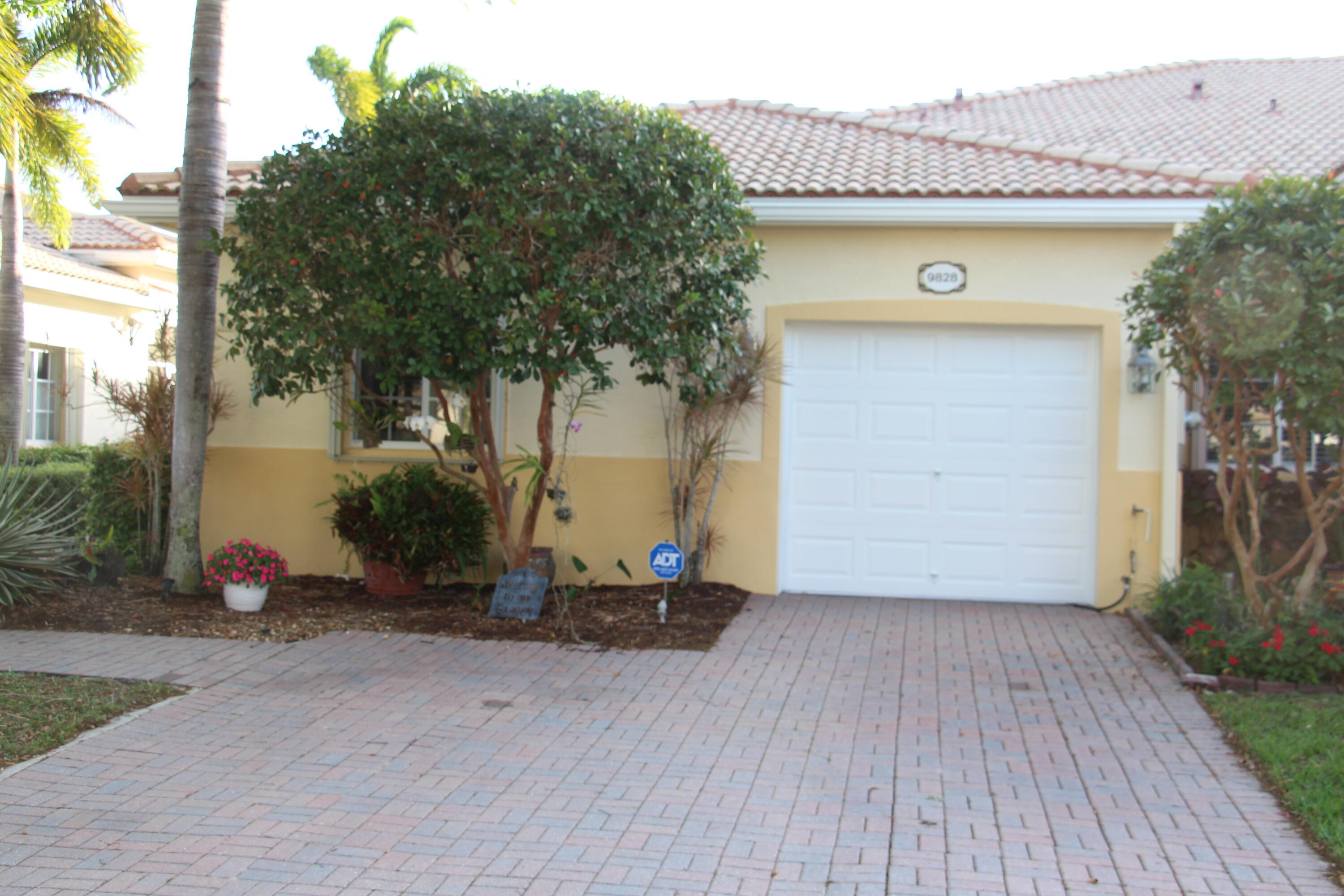 Property Photo:  9828 Galleon Drive  FL 33411 