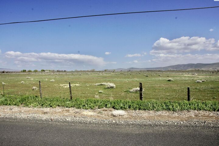 3301 S Griffin Rd  Prosser WA 99350-7213 photo