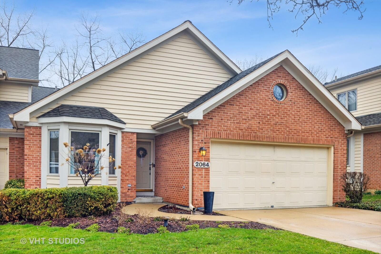 Property Photo: 2064 Hallmark Court IL 60187