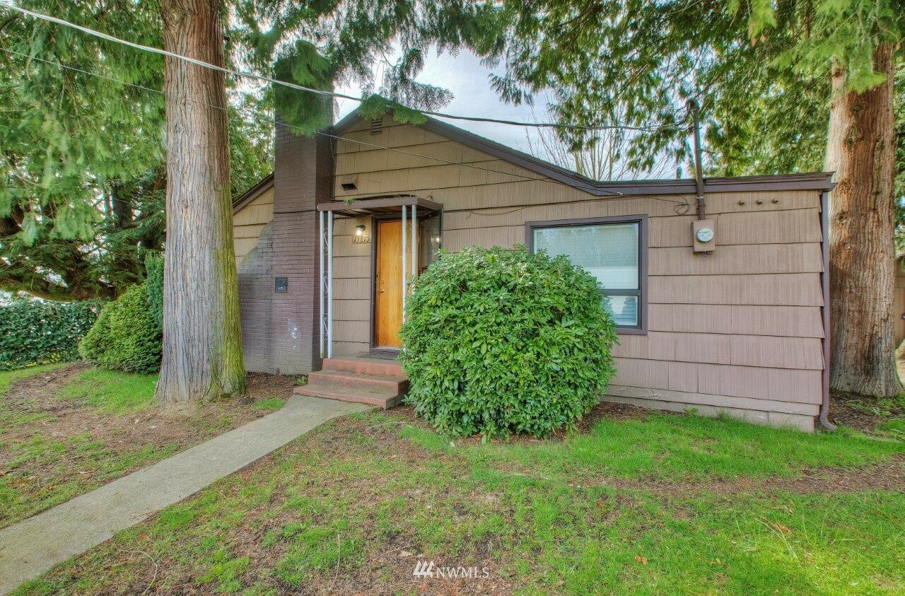 Property Photo:  15815 Des Moines Memorial Drive S  WA 98148 