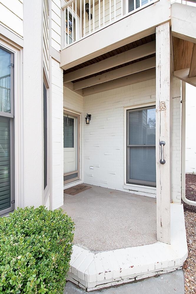 Property Photo:  8019 E Lakepoint Way  KS 67226-1823 