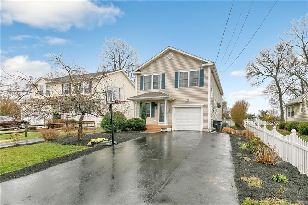 Property Photo:  47 Windy Hill Road  CT 06461 