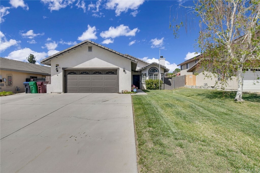 Property Photo:  24530 Skyland Drive  CA 92557 