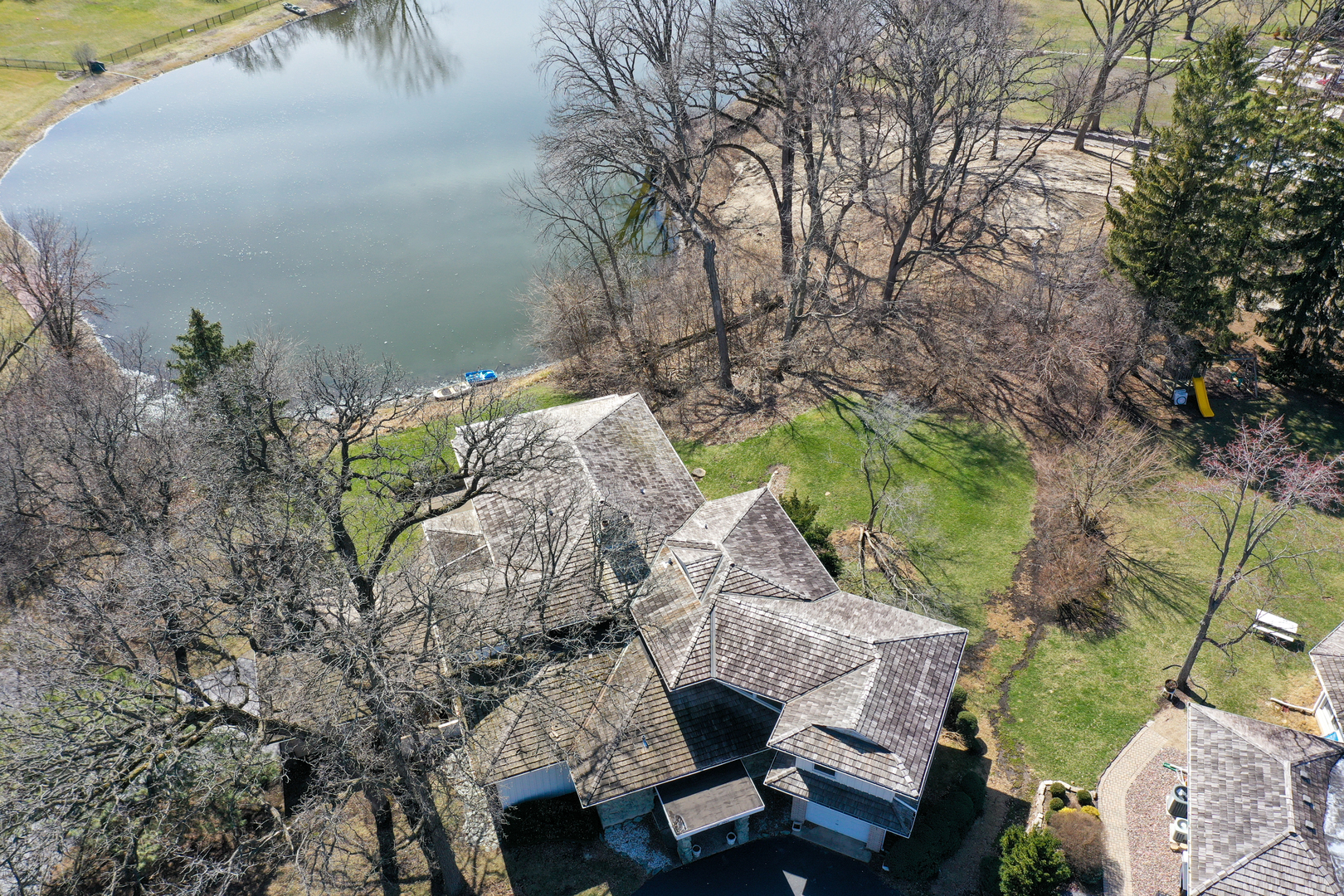 Property Photo: 24 Baybrook Lane IL 60523