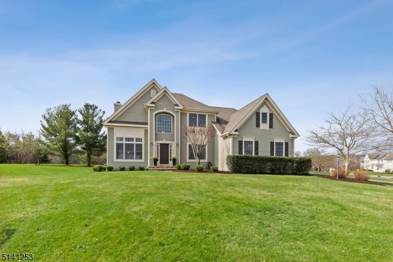 Property Photo:  5 Interlachen Ct  NJ 08558 