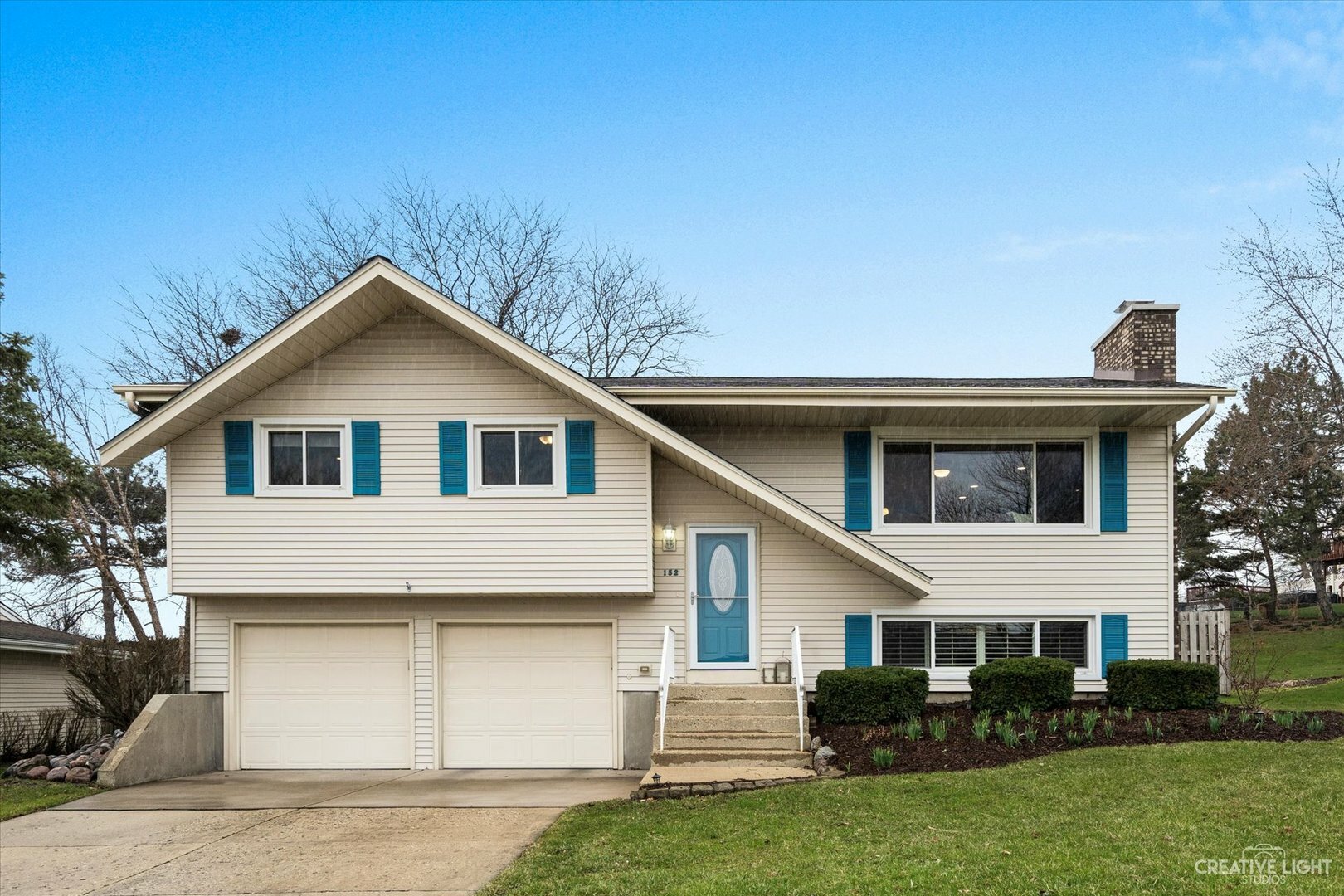 Property Photo:  152 Fairfield Way  IL 60108 