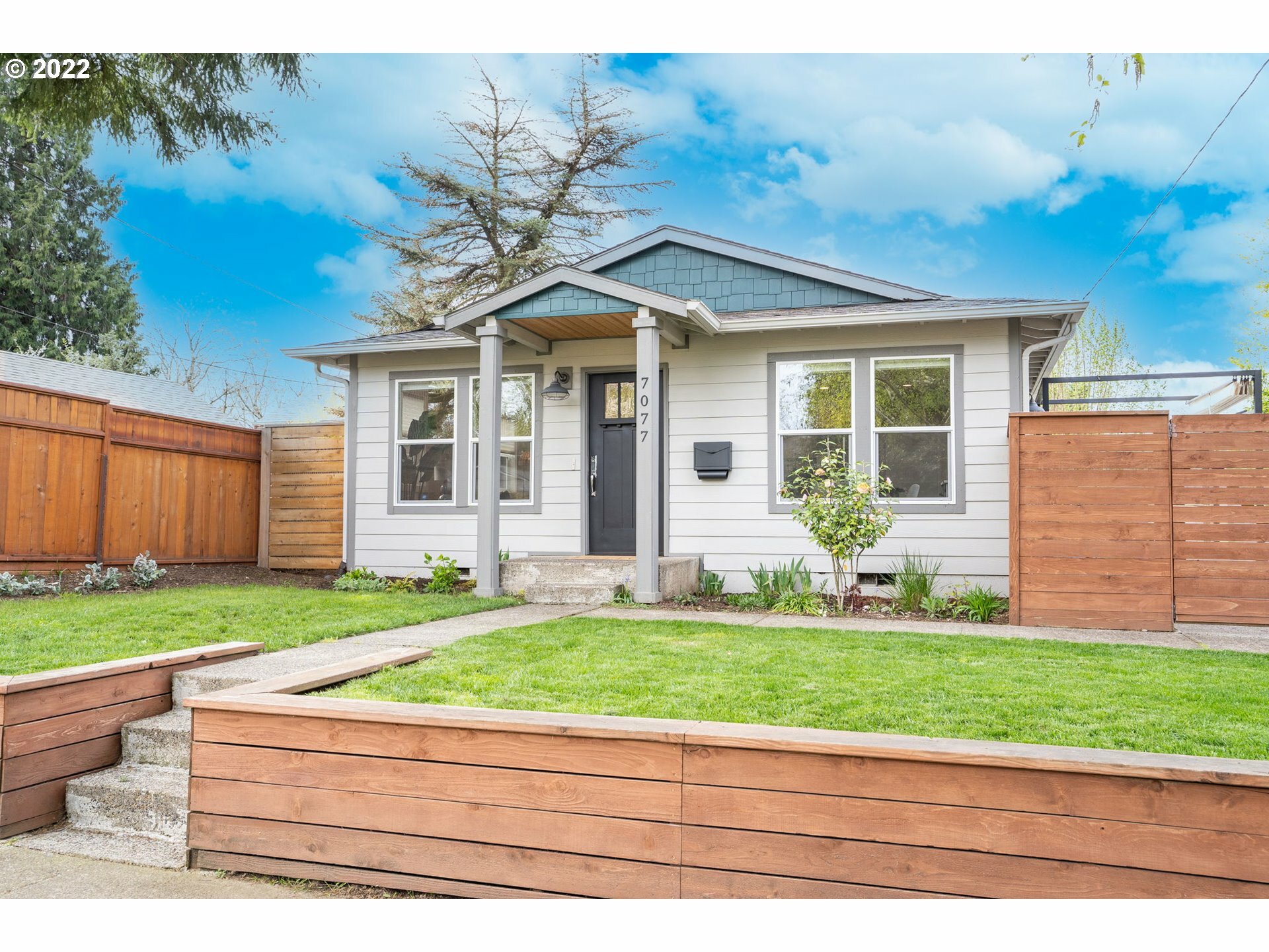 Property Photo: 7077 NE 8th Ave OR 97211