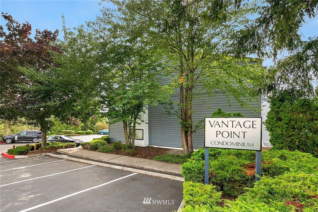 Property Photo:  2613 NE 4th Street 221  WA 98056 