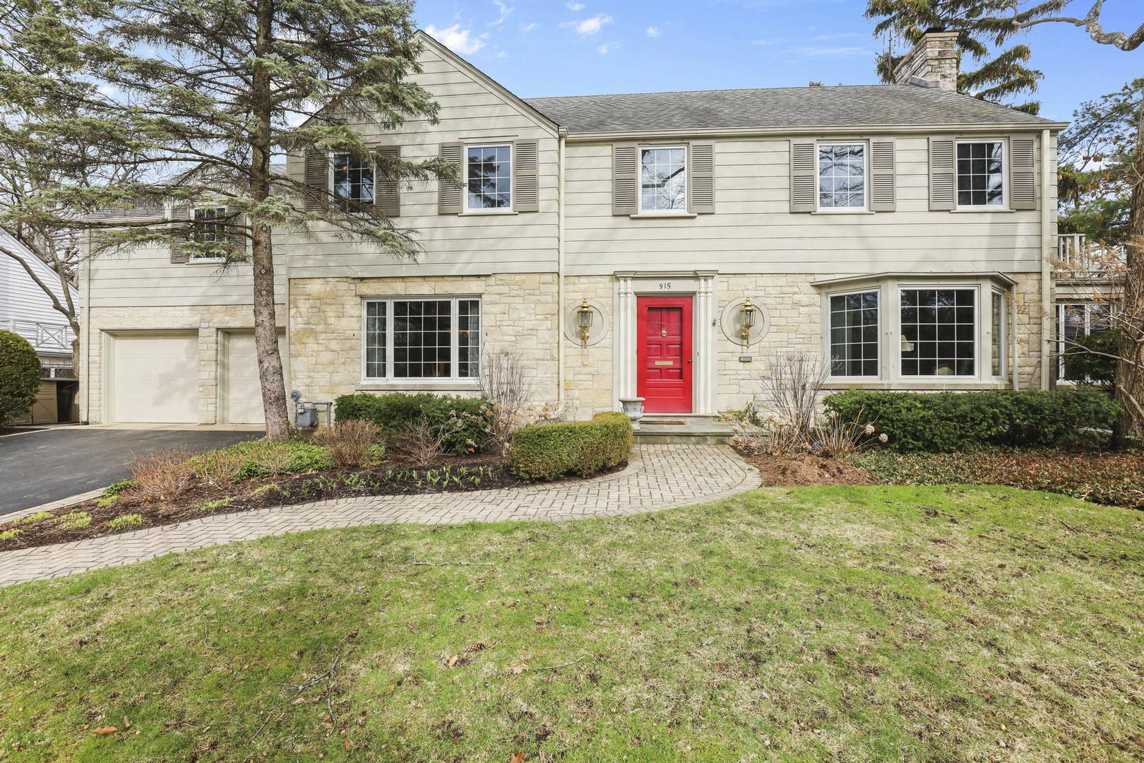 Property Photo:  915 Forest Glen Drive East  IL 60093 