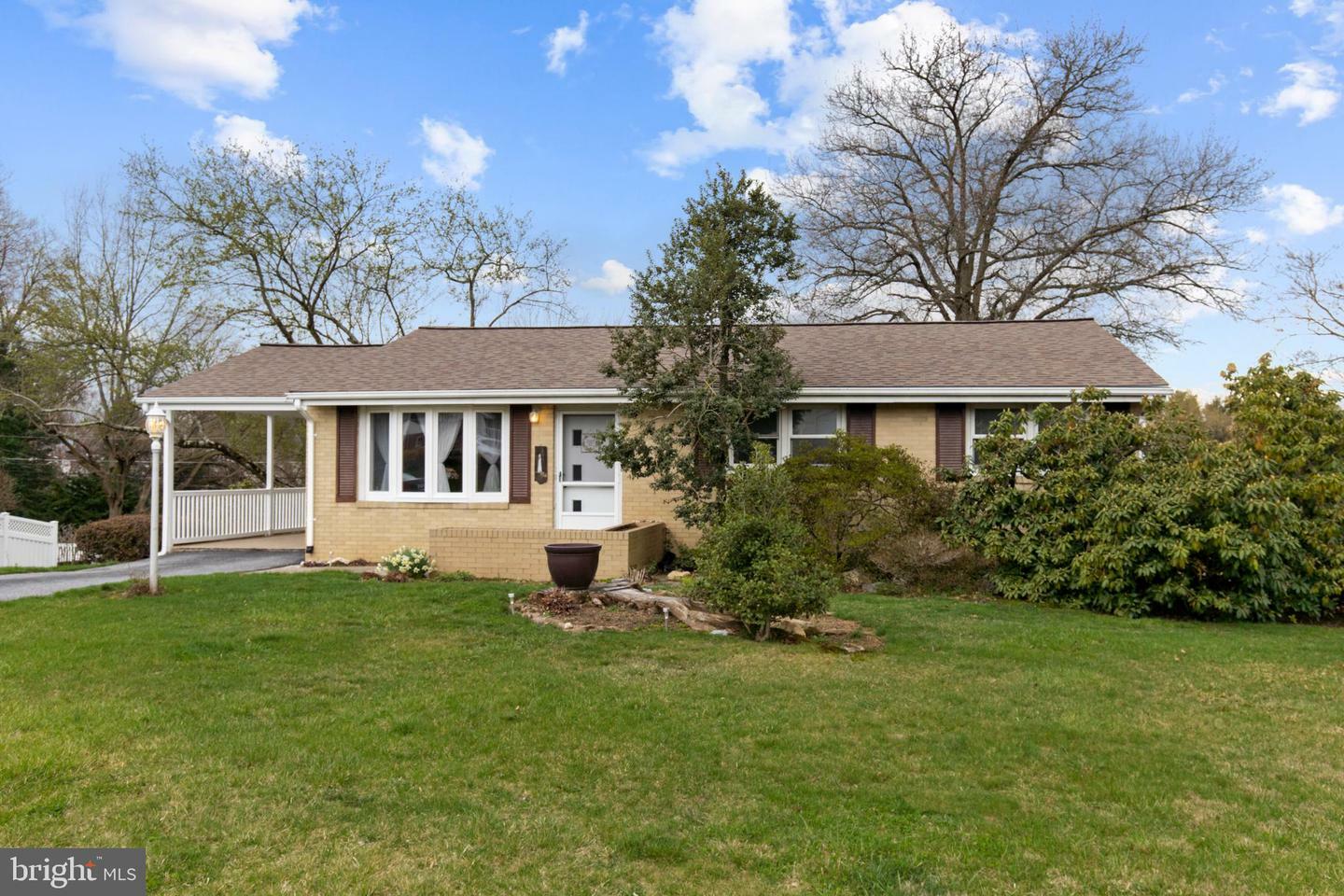 Property Photo: 318 Berkshire Road PA 17055