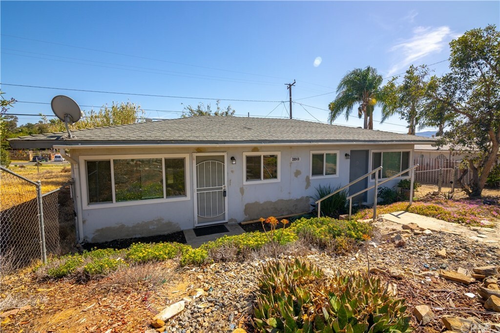 Property Photo:  28948 Goetz Road  CA 92587 