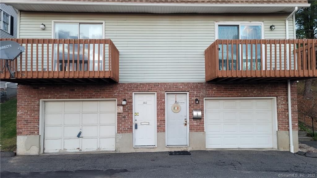Property Photo:  302 Waterville Street 302  CT 06710 