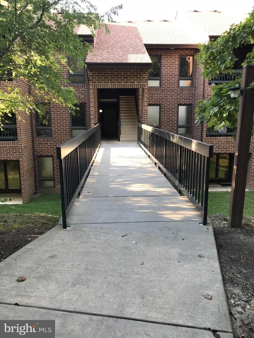 Property Photo:  44790 Locust Ridge Court 10B  MD 20619 