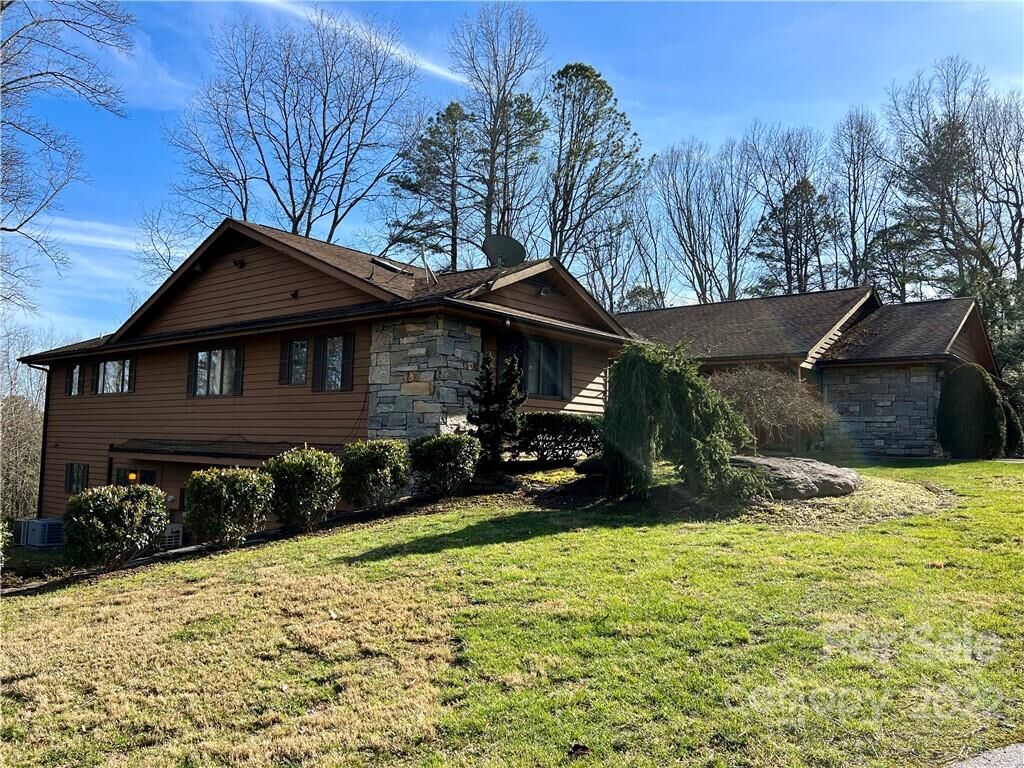 Property Photo:  2794 Turnpike Road  NC 28742 