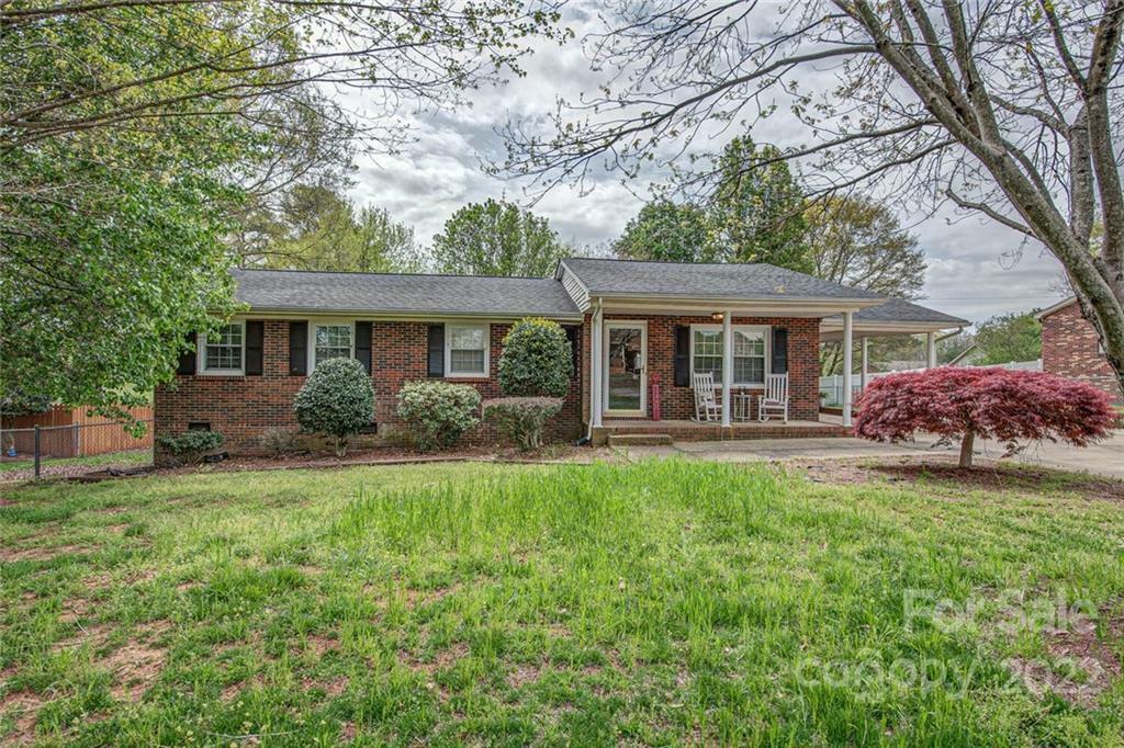 Property Photo:  706 Windwood Drive  NC 28056 