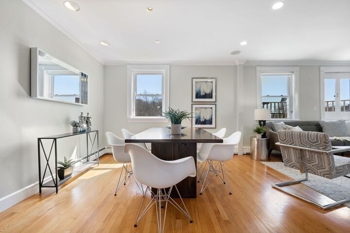 Property Photo:  17 Regent Circle 5  MA 02445 