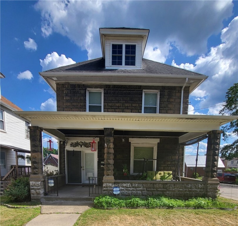 Property Photo:  800 7th St  PA 15068 