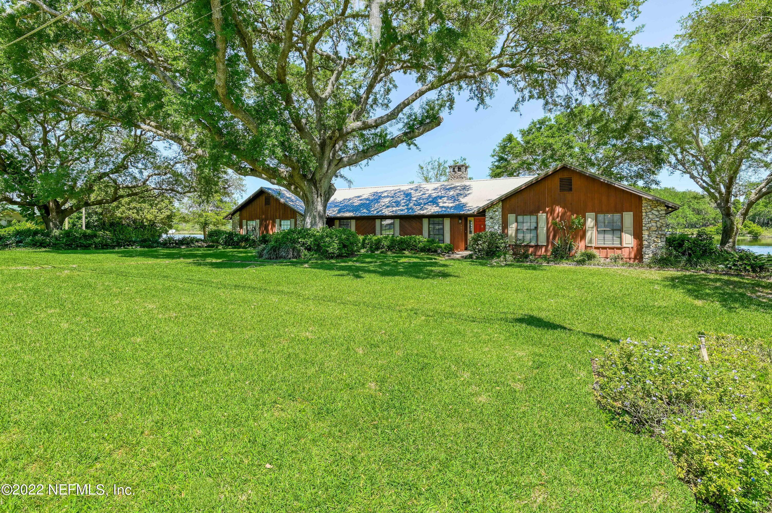 Property Photo: 195 Chestnut Street FL 32112
