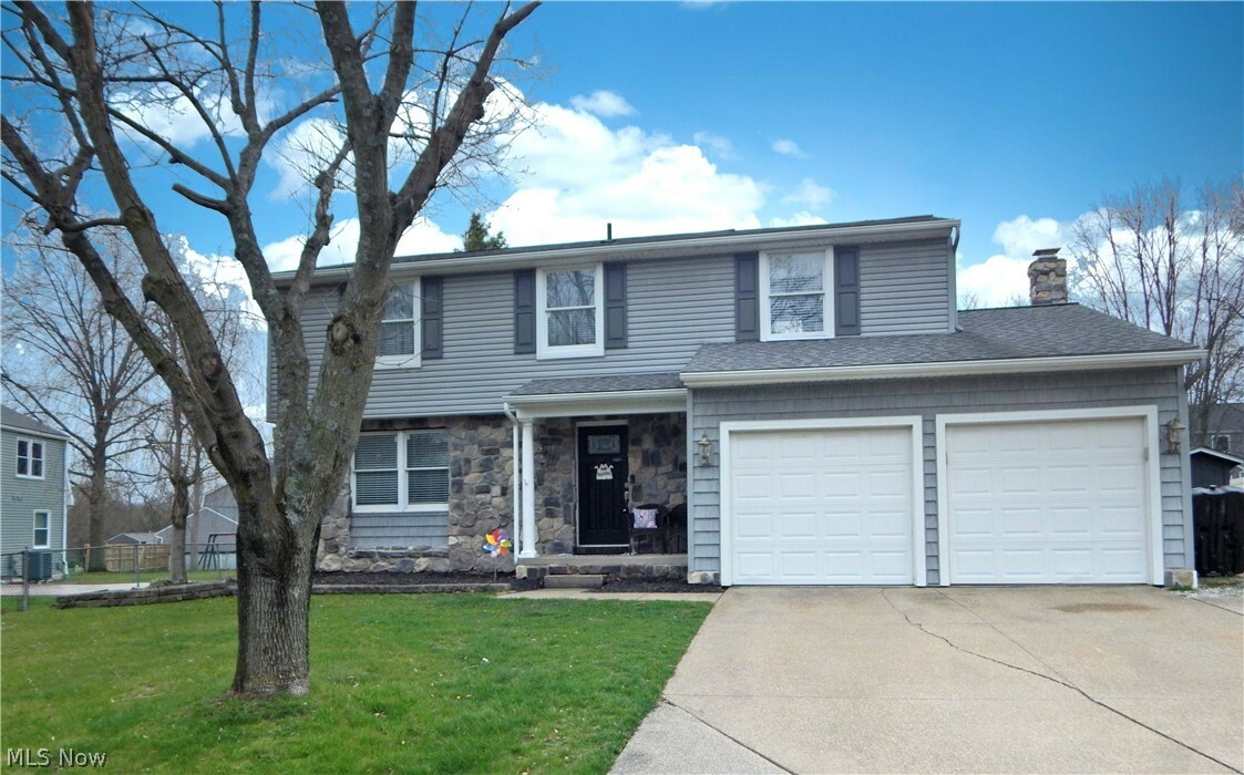 Property Photo: 530 Falling Oaks Drive OH 44256