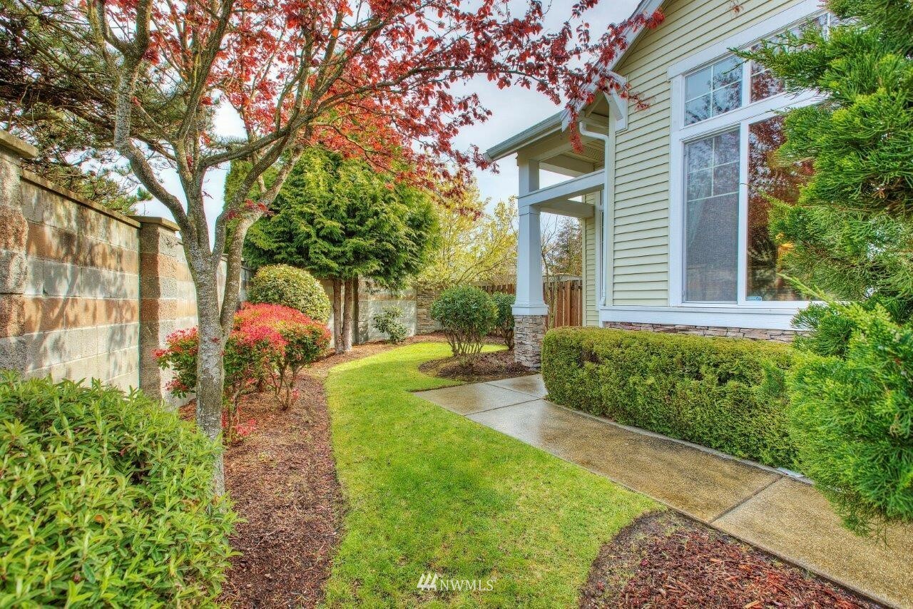 Property Photo:  6012 Montevista Drive SE  WA 98092 