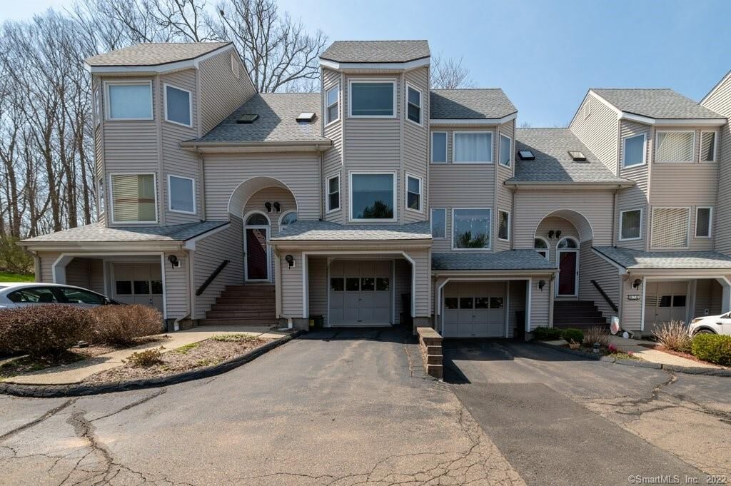 Property Photo:  9 Lakeview Drive 9  CT 06405 