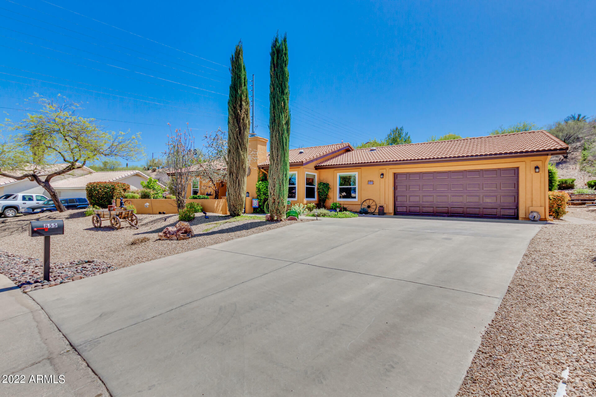 Property Photo:  855 W Santa Fe Drive  AZ 85390 