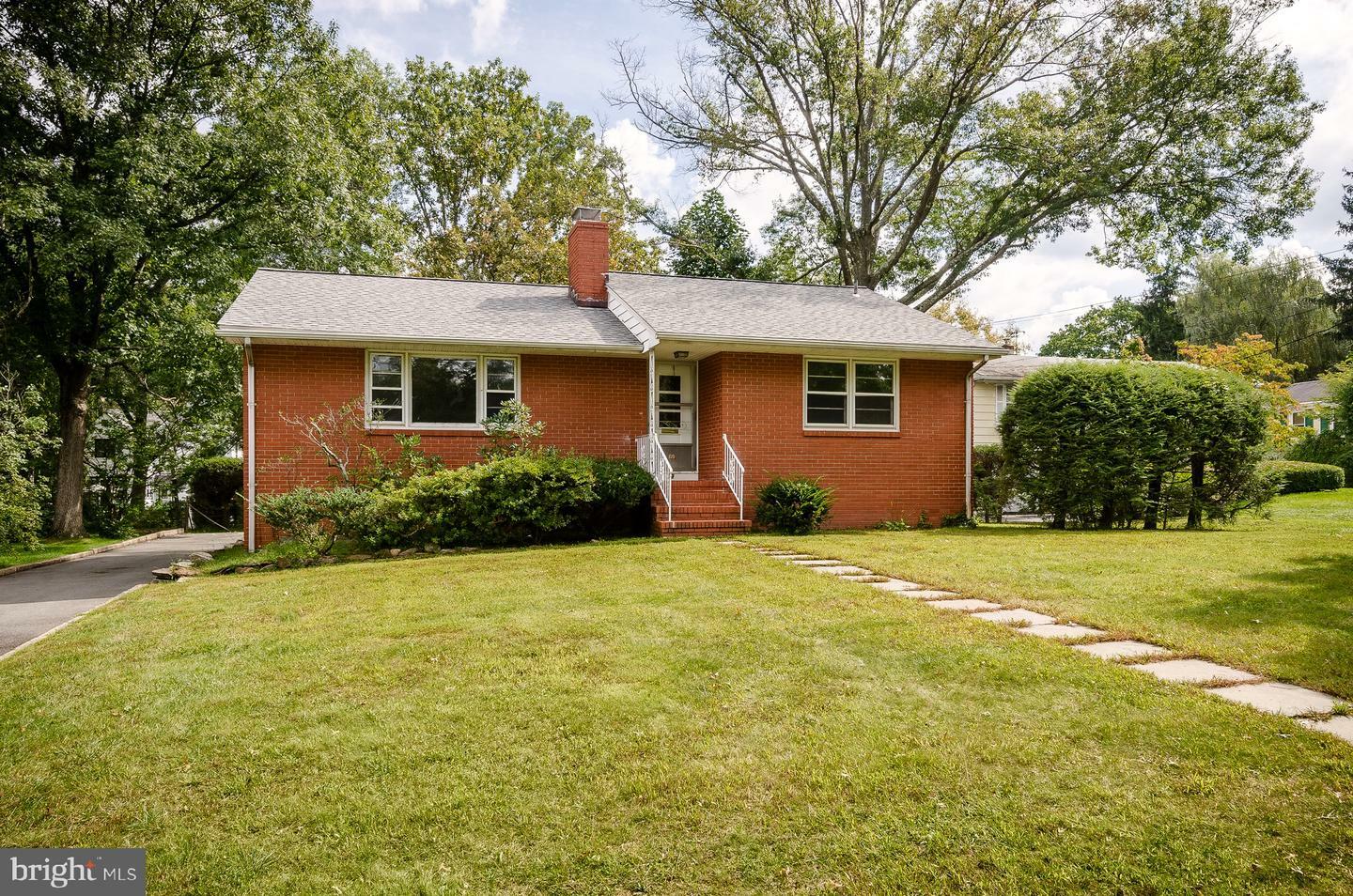 Property Photo:  69 Harris Road  NJ 08540 