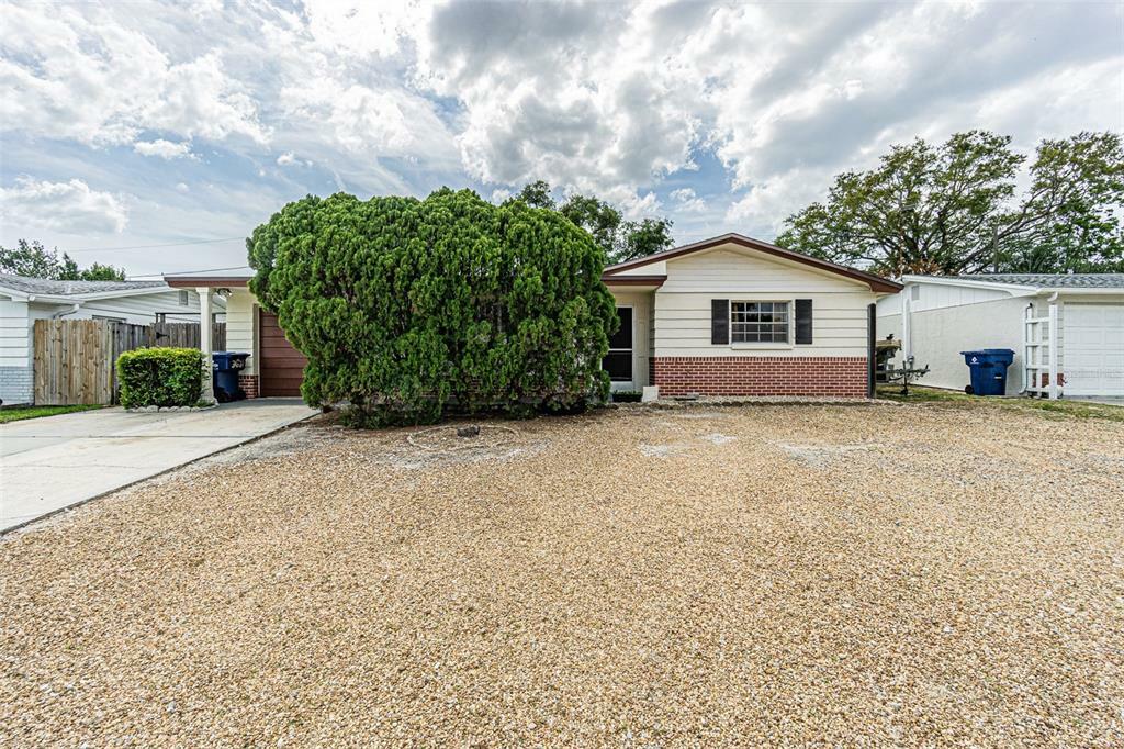 Property Photo:  3631 Bradford Drive  FL 34691 