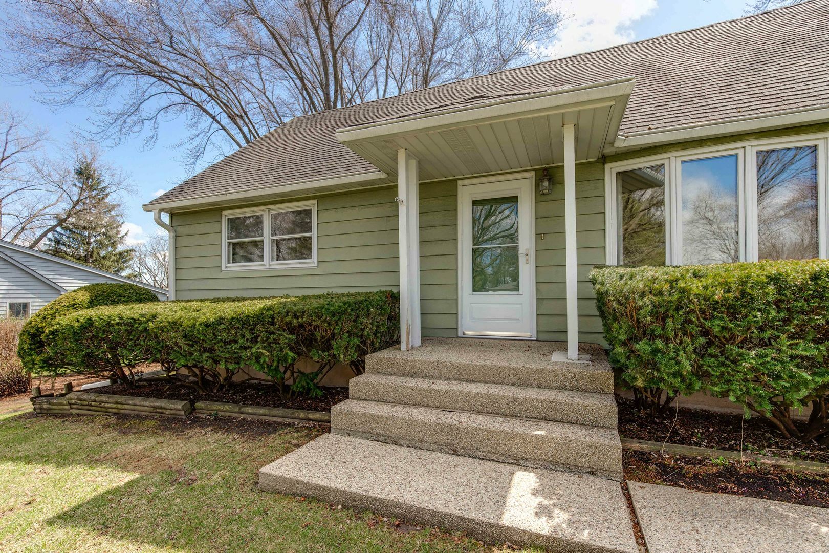 Property Photo:  1025 W Elm Street  IL 60067 