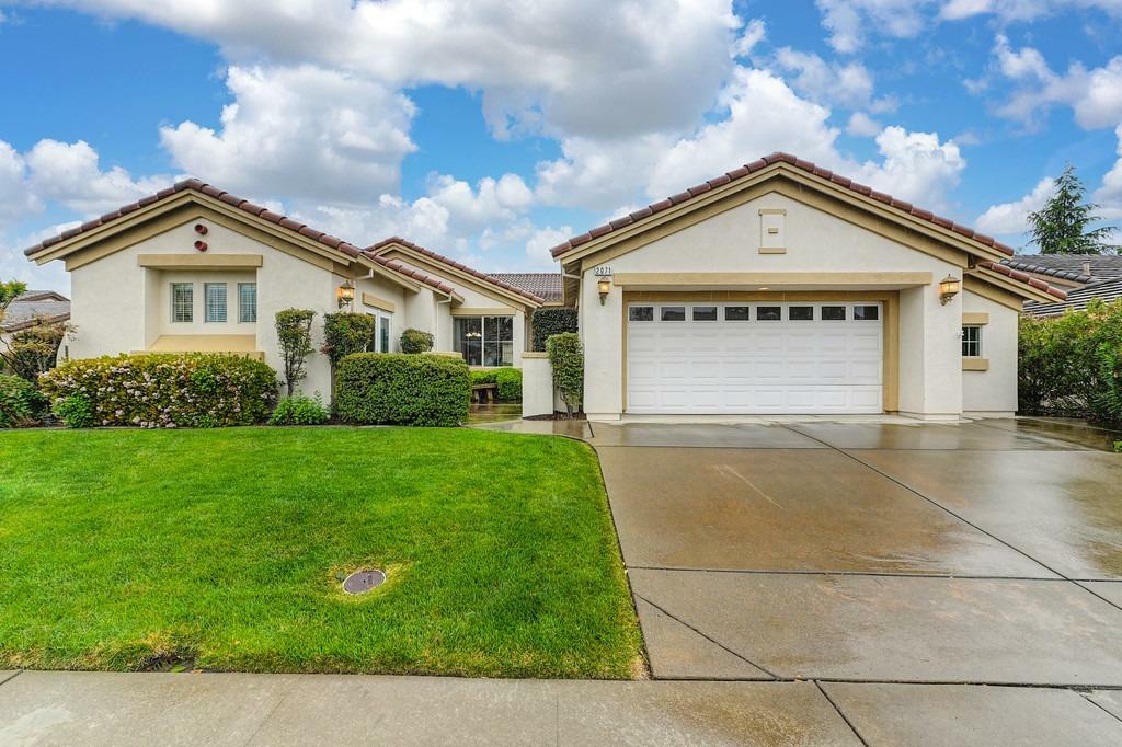 Property Photo:  2071 Stonecrest Lane  CA 95648 