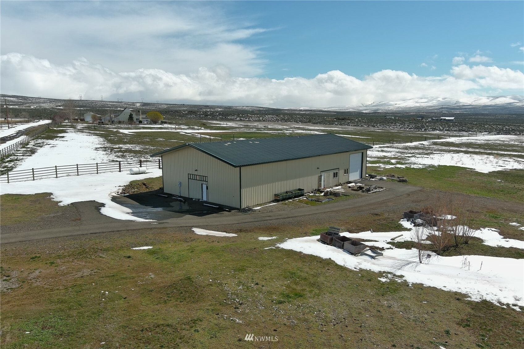 Property Photo:  1500 Sunset Road  WA 98926 