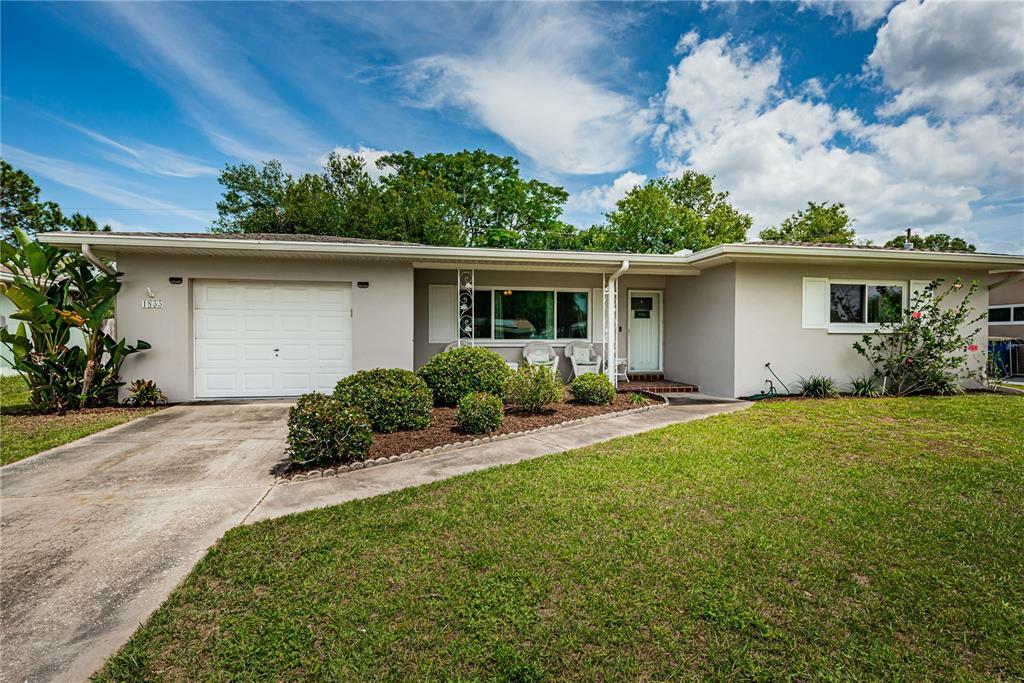 Property Photo:  1833 Bellemeade Drive  FL 33755 