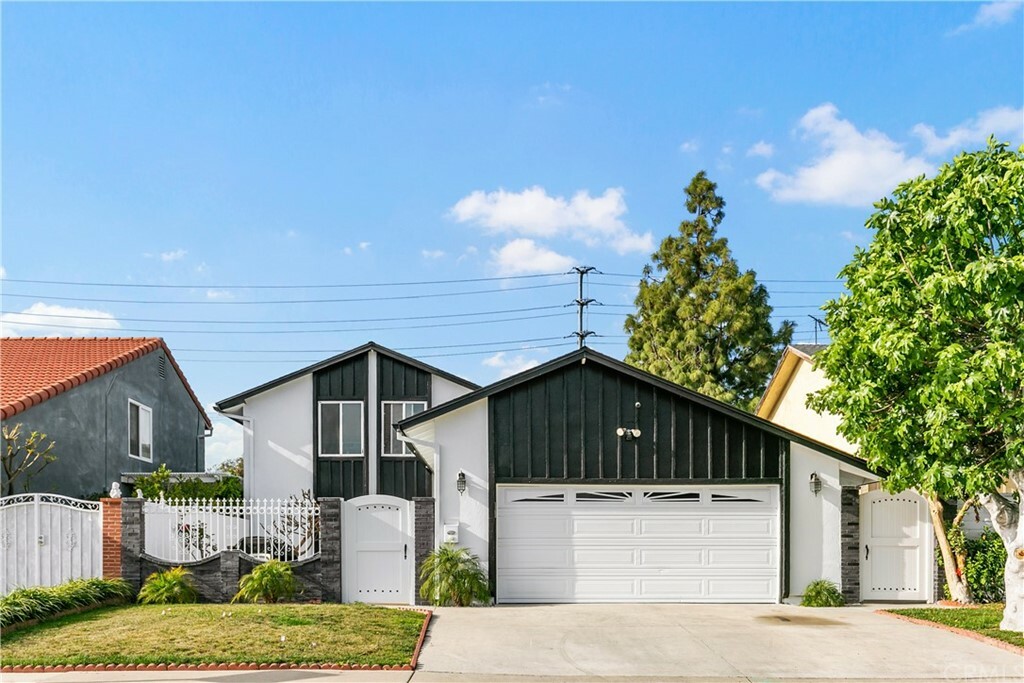 Property Photo: 609 Juniper Avenue CA 92707