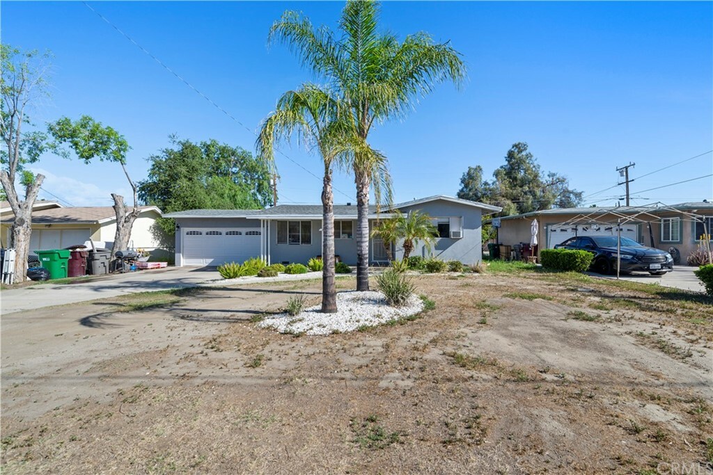 Property Photo: 40554 Johnston Avenue CA 92544