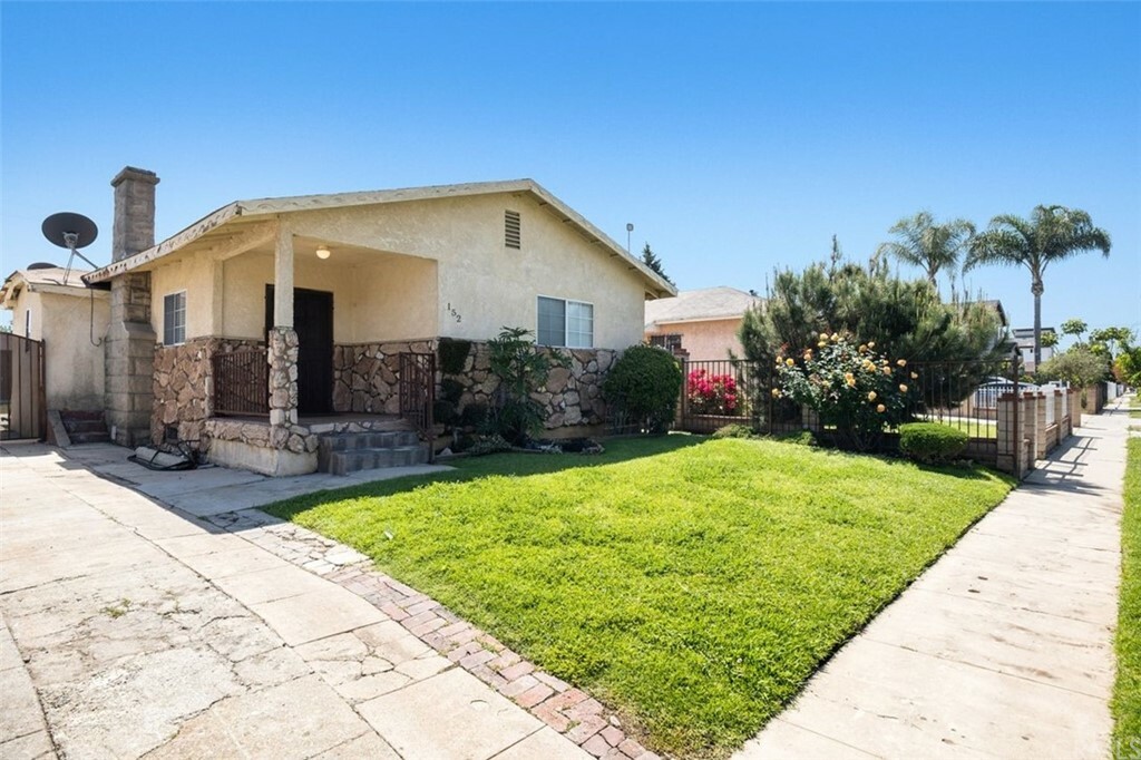 Property Photo:  152 E 110th Street  CA 90061 