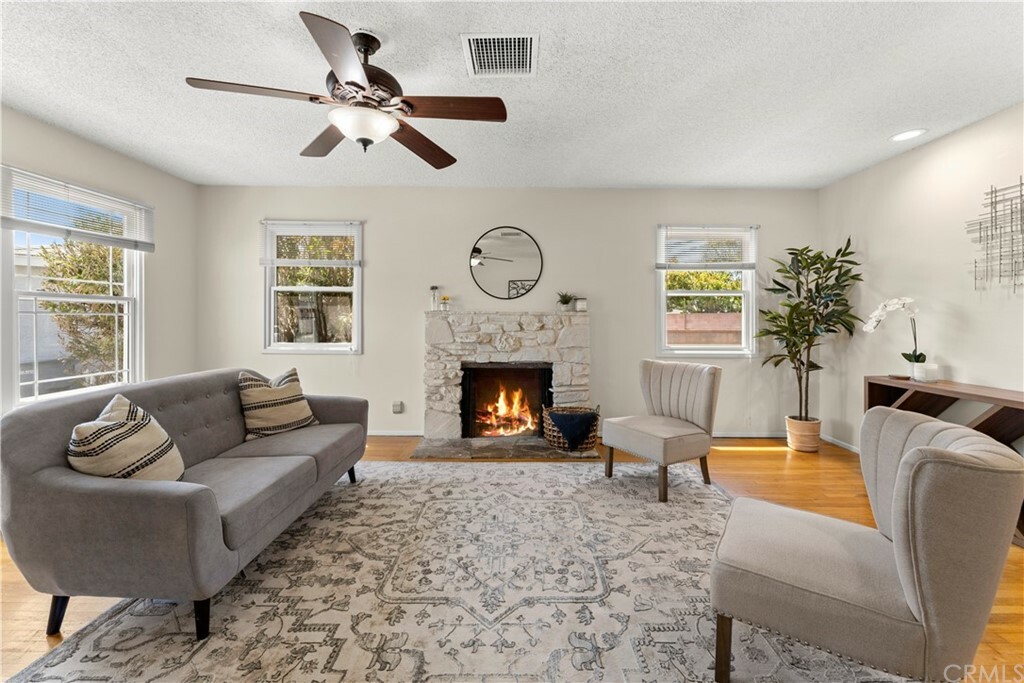 Property Photo: 441 Sonora Place CA 90631