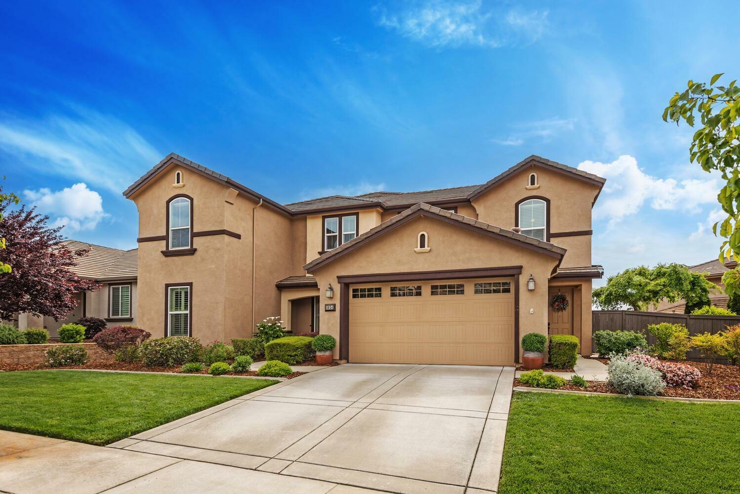 Property Photo: 5024 Arlington Way CA 95762