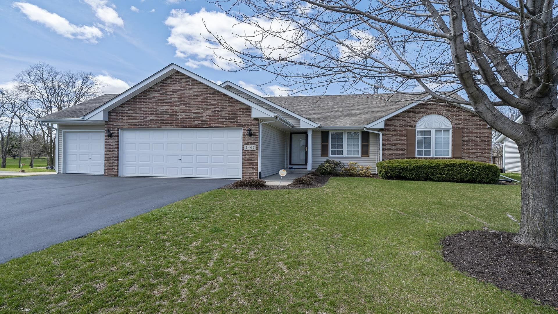 Property Photo:  2467 Kristi Lane  IL 61102 