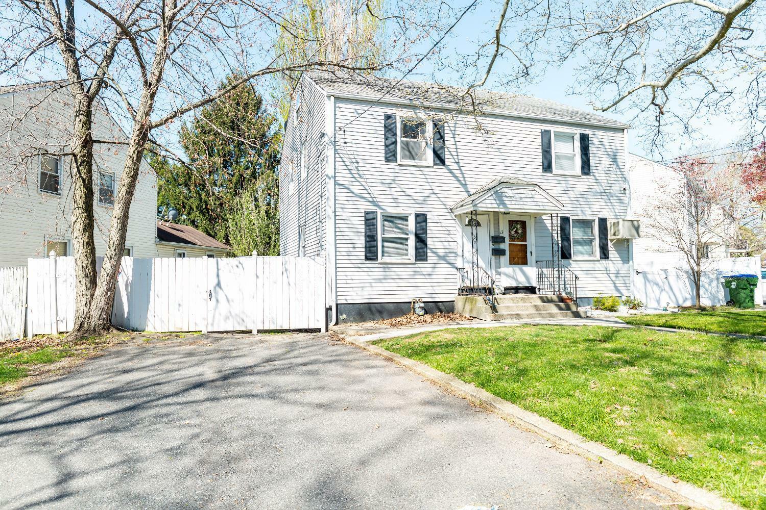 Property Photo:  15 Macarthur Drive  NJ 08837 