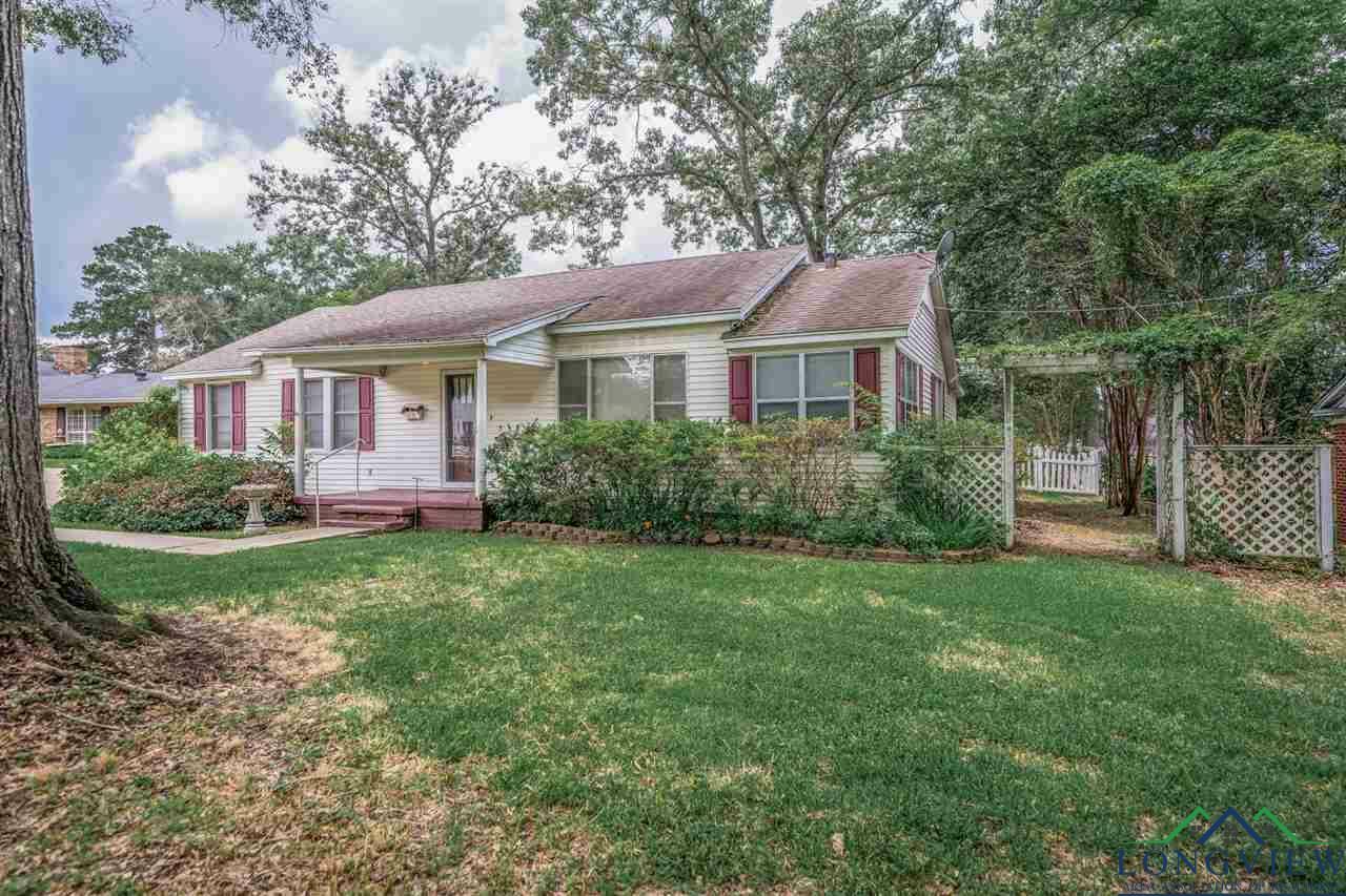 Property Photo:  410 Boone St  TX 75663 