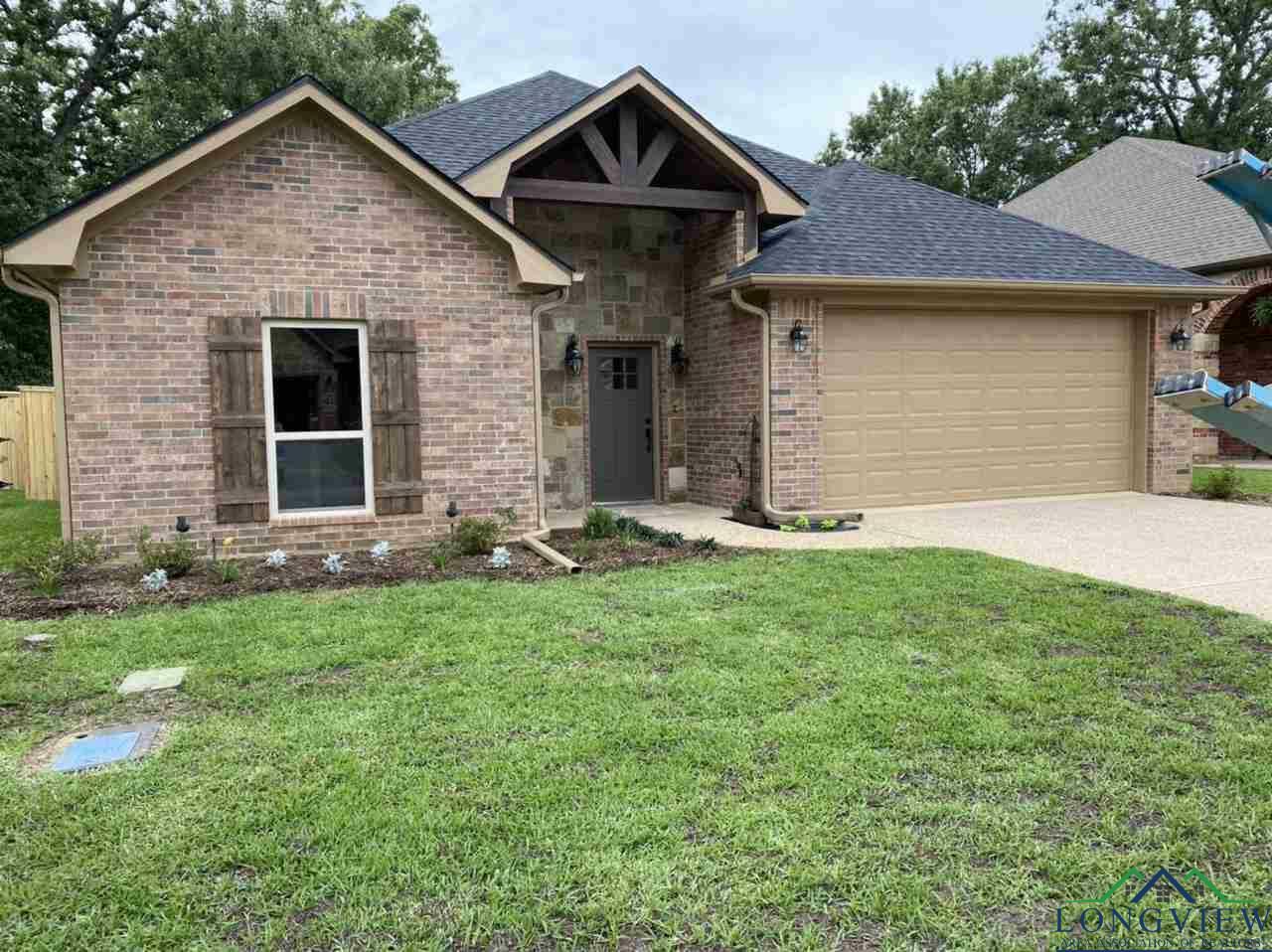 Property Photo:  717 Cove Pl  TX 75604-9999 