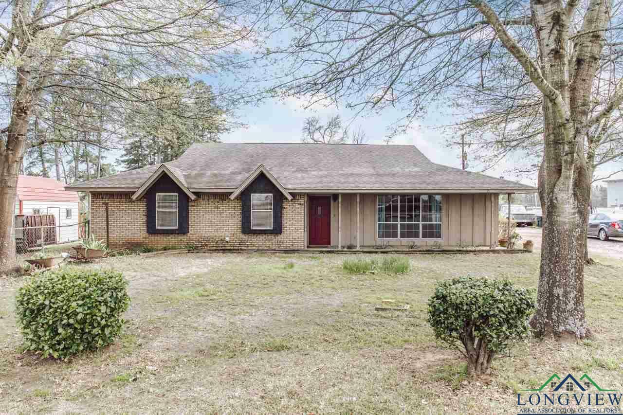 Property Photo:  2400 W Pinecrest Dr  TX 75670 