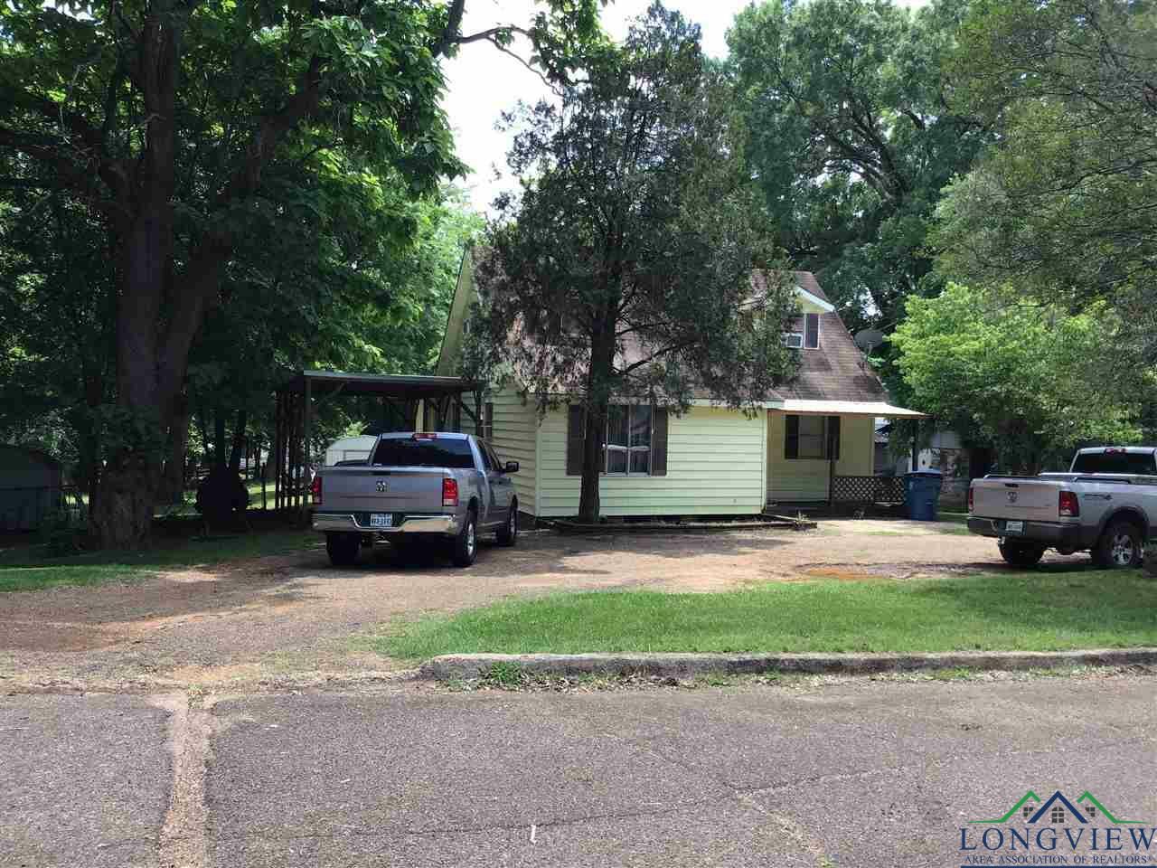 Property Photo:  102 East Ave  TX 75670 