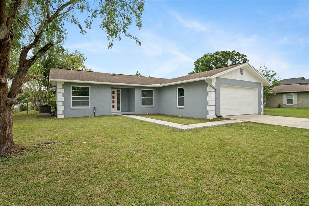 Property Photo:  467 Spike Court  FL 34759 