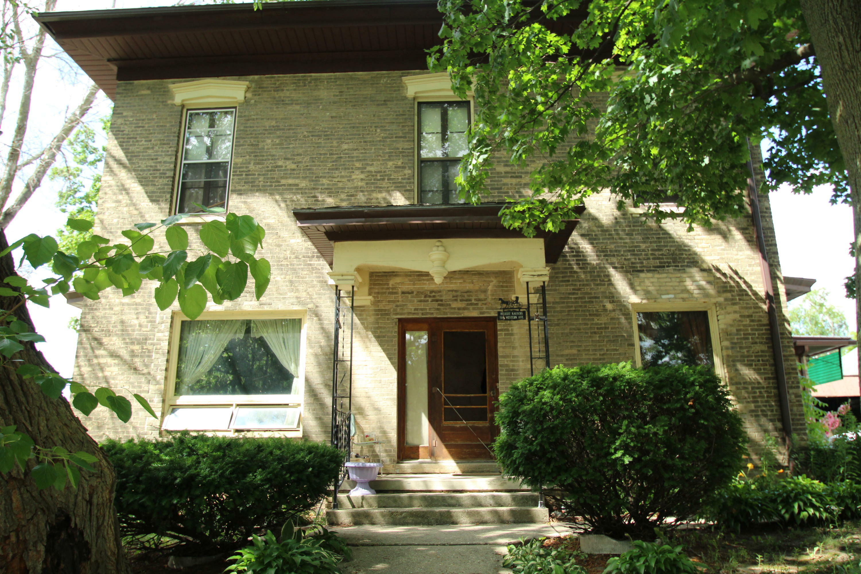 Property Photo: 500 Western Ave WI 53094