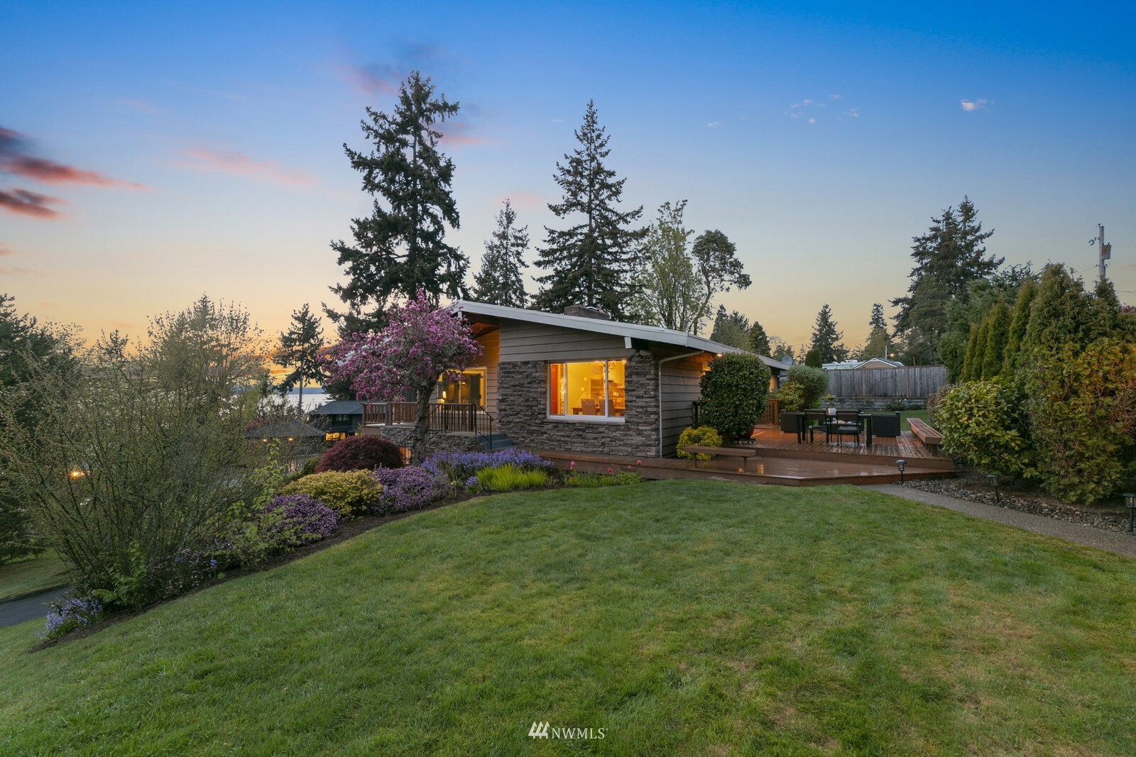 Property Photo:  18666 Beverly Road SW  WA 98166 