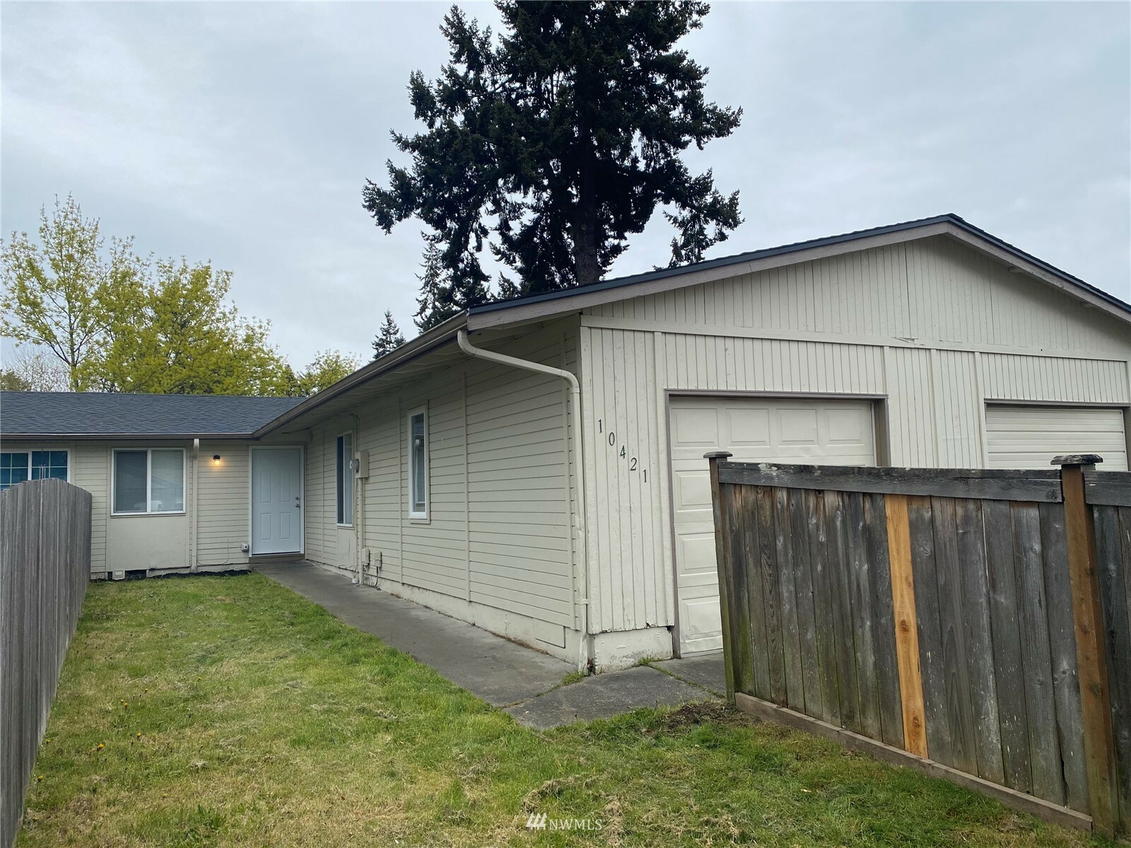 Property Photo: 10421 12th Avenue Ct S WA 98444